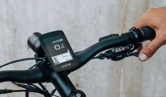Aventon-Level.2-Color-Display