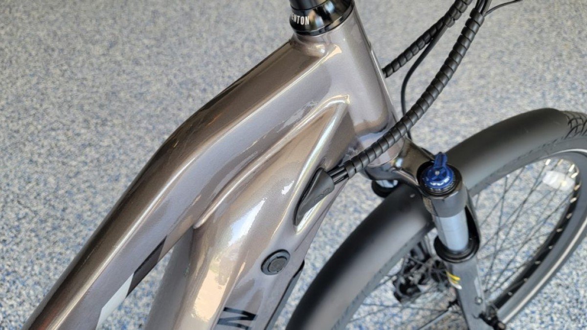2022 Aventon Level.2 Aventon-Level.2-Seamless-Welds-that-are-grinded-down-1024x573
