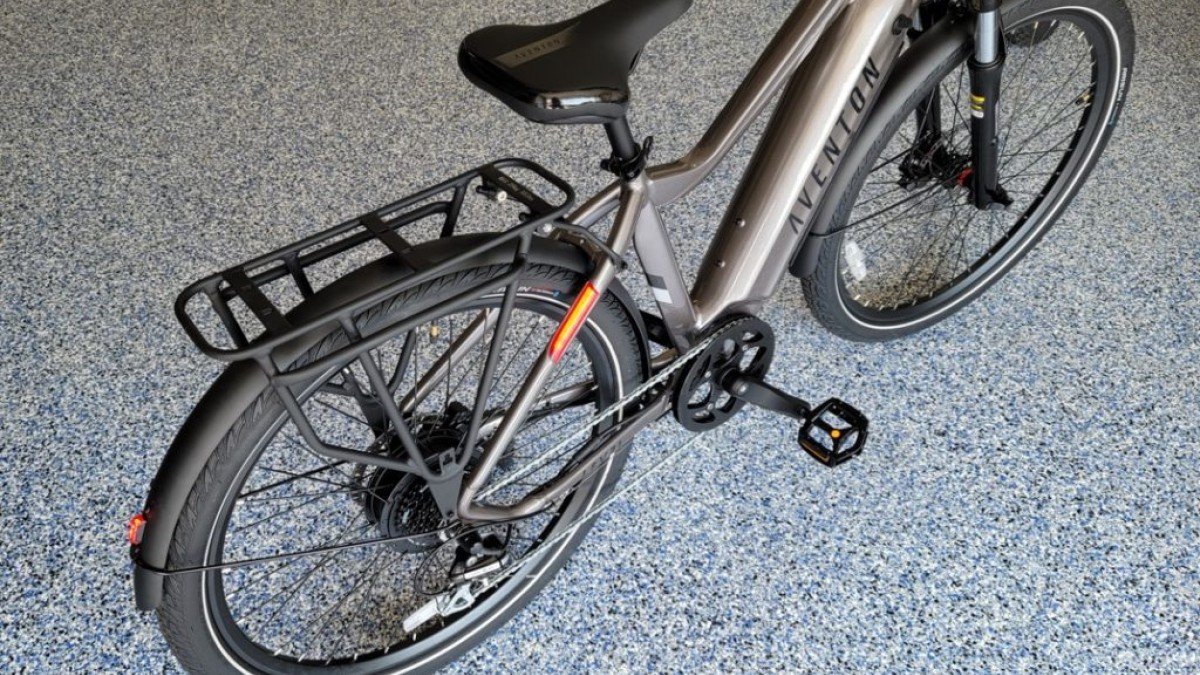 2022 Aventon Level.2 Aventon-Level.2-Clay-Rear-Rack-Integrated-Lights-Rear-Fender-and-Front-suspension-1024x647