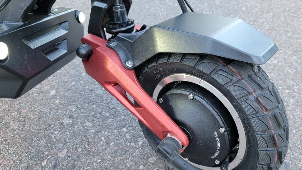 2023 Miniwalker Tiger 10 Pro Miniwalker-Tiger-10-Pro-Front-hybrid-offroad-tire-with-front-facing-lights-1