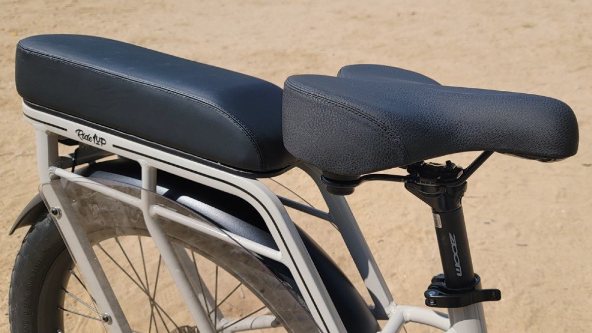2022 Ride1Up Café Cruiser Ride1up-Cafe-Cruiser-Comfy-Seat-and-passenger-seat