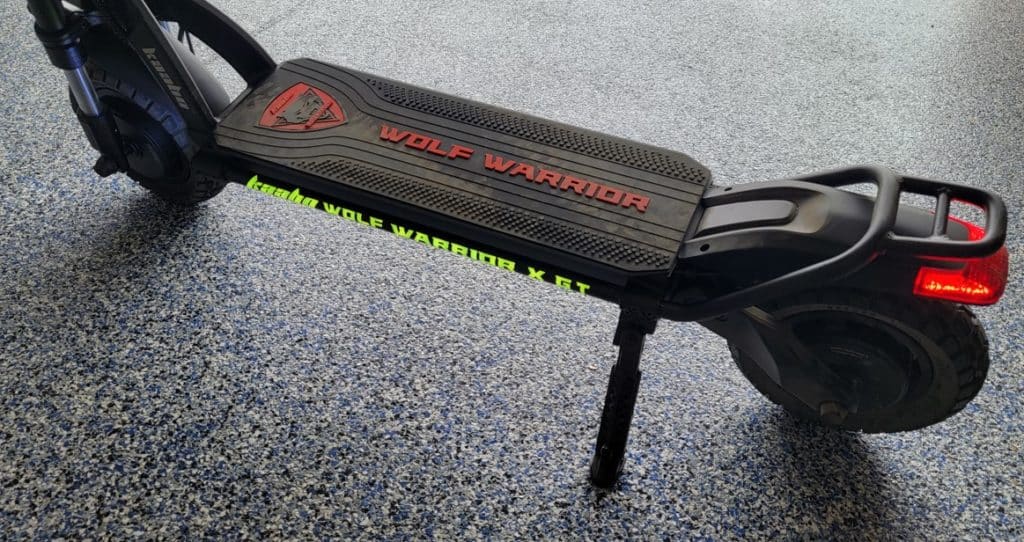 Wolf-Warrior-X-GT-Silicone-deck-with-crappy-kickstand-1024x542