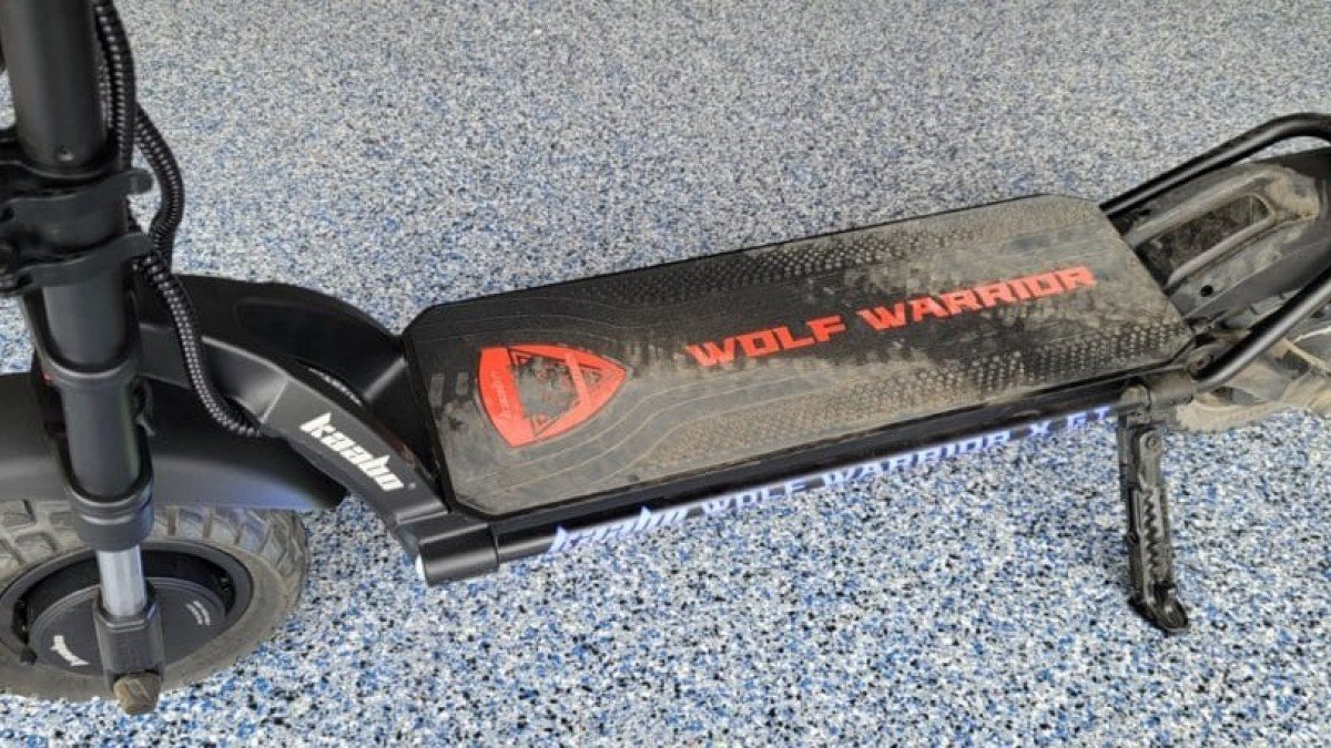 2023 Kaabo Wolf Warrior X GT Wolf-Warrior-X-GT-Dirty-silicone-deck-1024x456