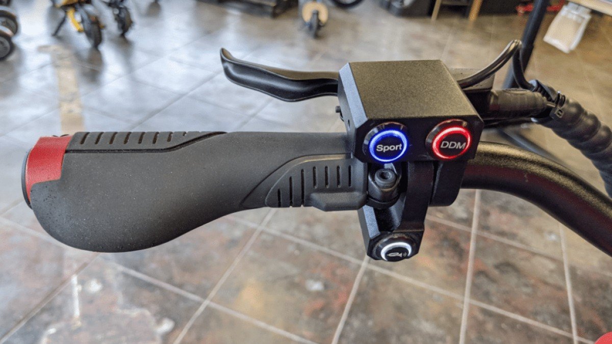 2023 Bee Cool Challenger VSETT-11-CNC-Dual-Motors-Horn-Sport-Mode-Buttons-2
