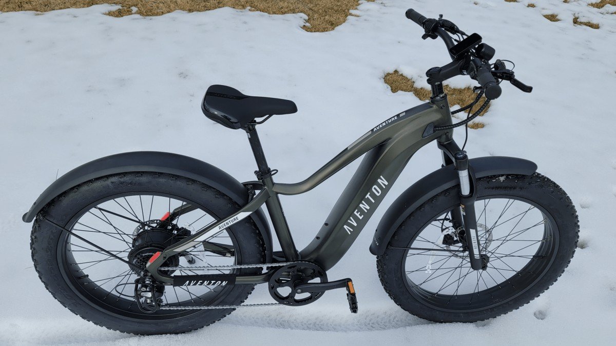 2023 Aventon Aventure.2 New-Aventon-Aventure.2-in-the-snow-1-2