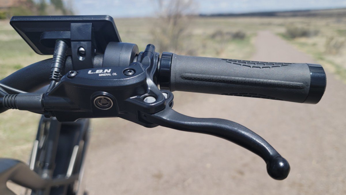 2023 Ride1Up Rift Ride1Up-Rift-hydraulic-brake-lever-for-4-piston-hydraulic-brakes-1024x618
