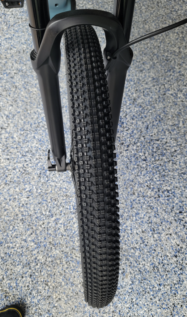 ONYX-LZR-Pro-cst-tire-605x1024