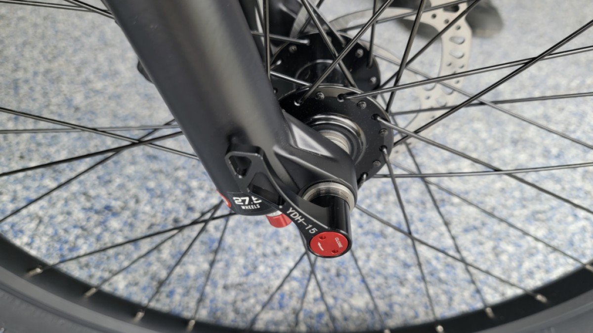 2023 ONYX Motorbikes LZR Pro ONYX-LZR-Pro-quick-release-1024x601