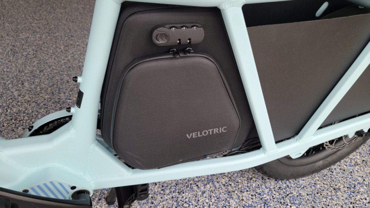 2024 Velotric Packer 1 Velotric-Packer-1-TSA-locked-bag-approved--1024x575