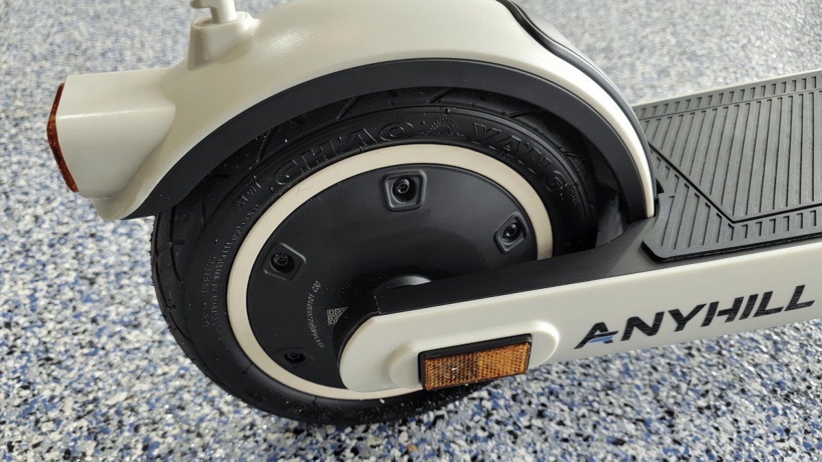 2023 NIU KQi2 Pro Anyhill-UM-2-Rear-Motor-Tire-1