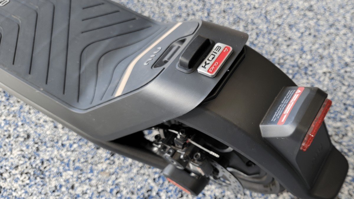 2023 Teverun Fighter Supreme KQi3-Pro-Rear-Kick-Plate-and-silicone-Deck