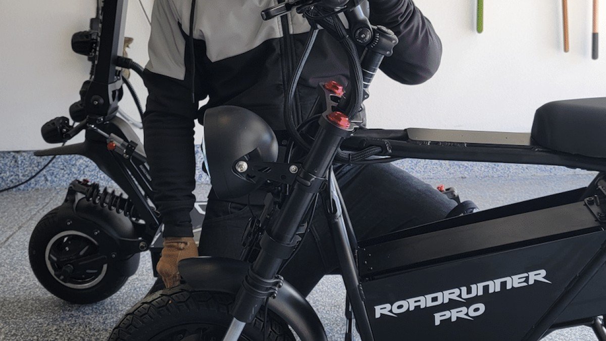 2023 EMOVE RoadRunner Pro EMOVE-RoadRunner-Pro-Instagram-Photo