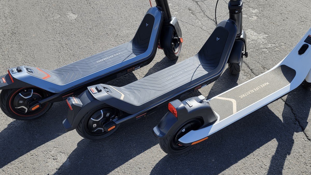 2023 EMOVE RoadRunner Pro KQi2-Pro-KQi3-Pro-KQi3-Max-grip-tape-and-silicone-decks-2