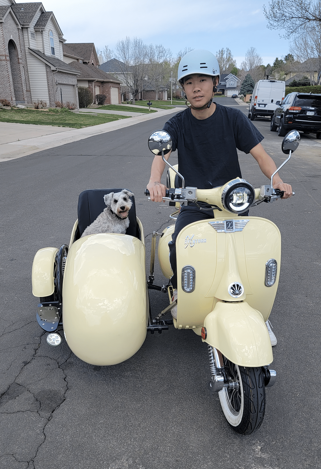 Aventura-X-EV29-with-sidecar-upgraded-suspension-with-milo-upgraded-lights-and-display