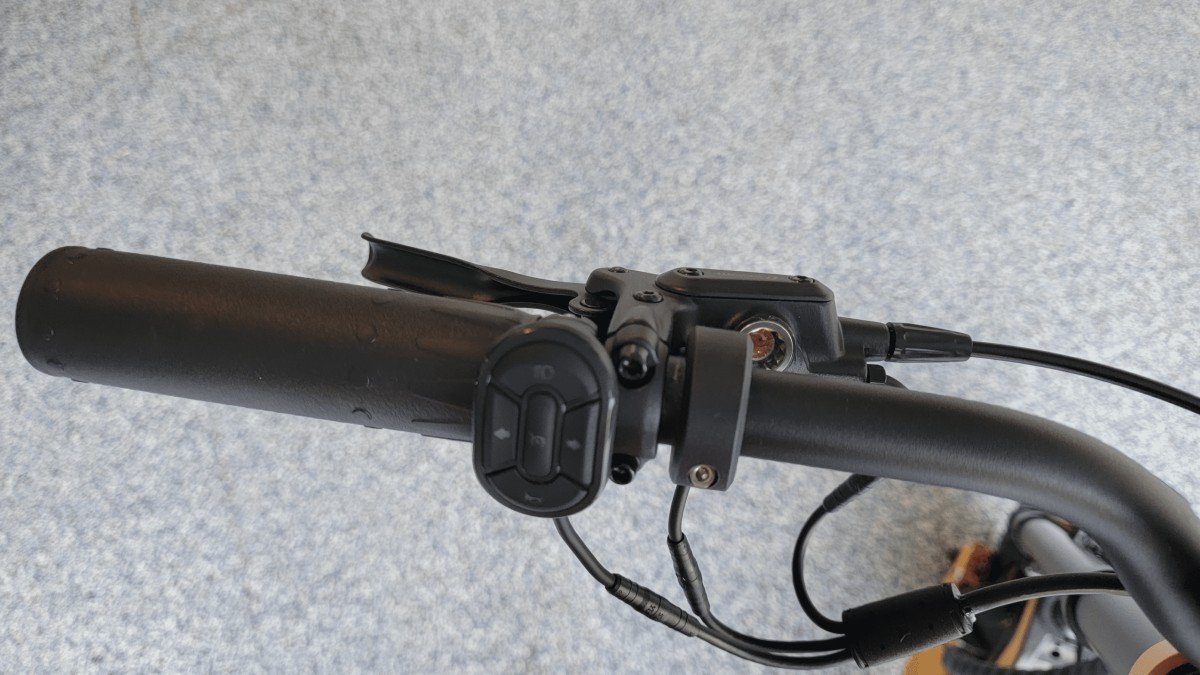 2023 InMotion RS INMOTION_RS_updated_Zoom_hydraulic_Brake_levers