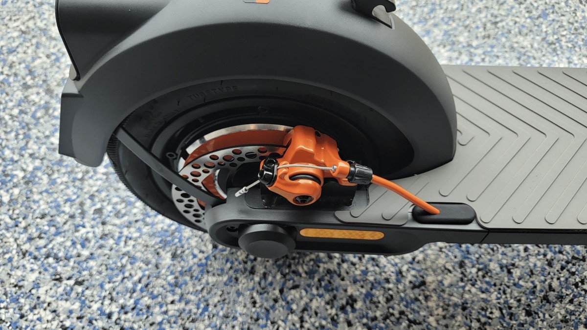 2023 Segway GT2 Inmotion-Climber-rear-tire