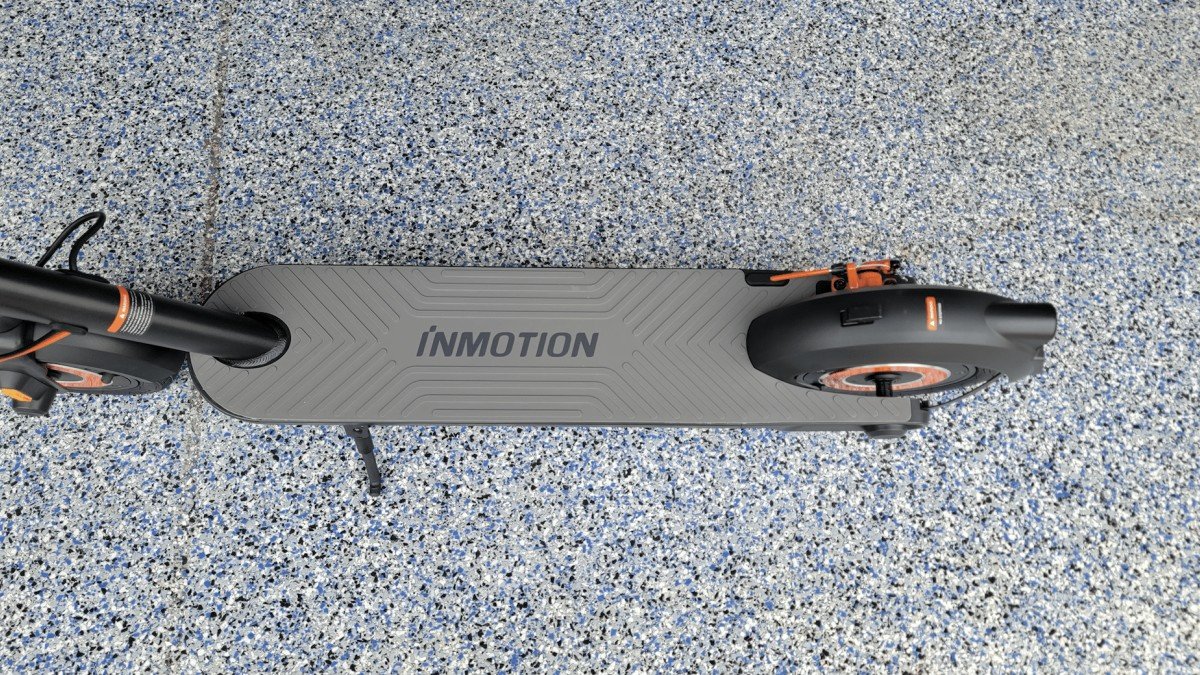 2023 Segway GT2 Inmotion-Climber-deck-from-above