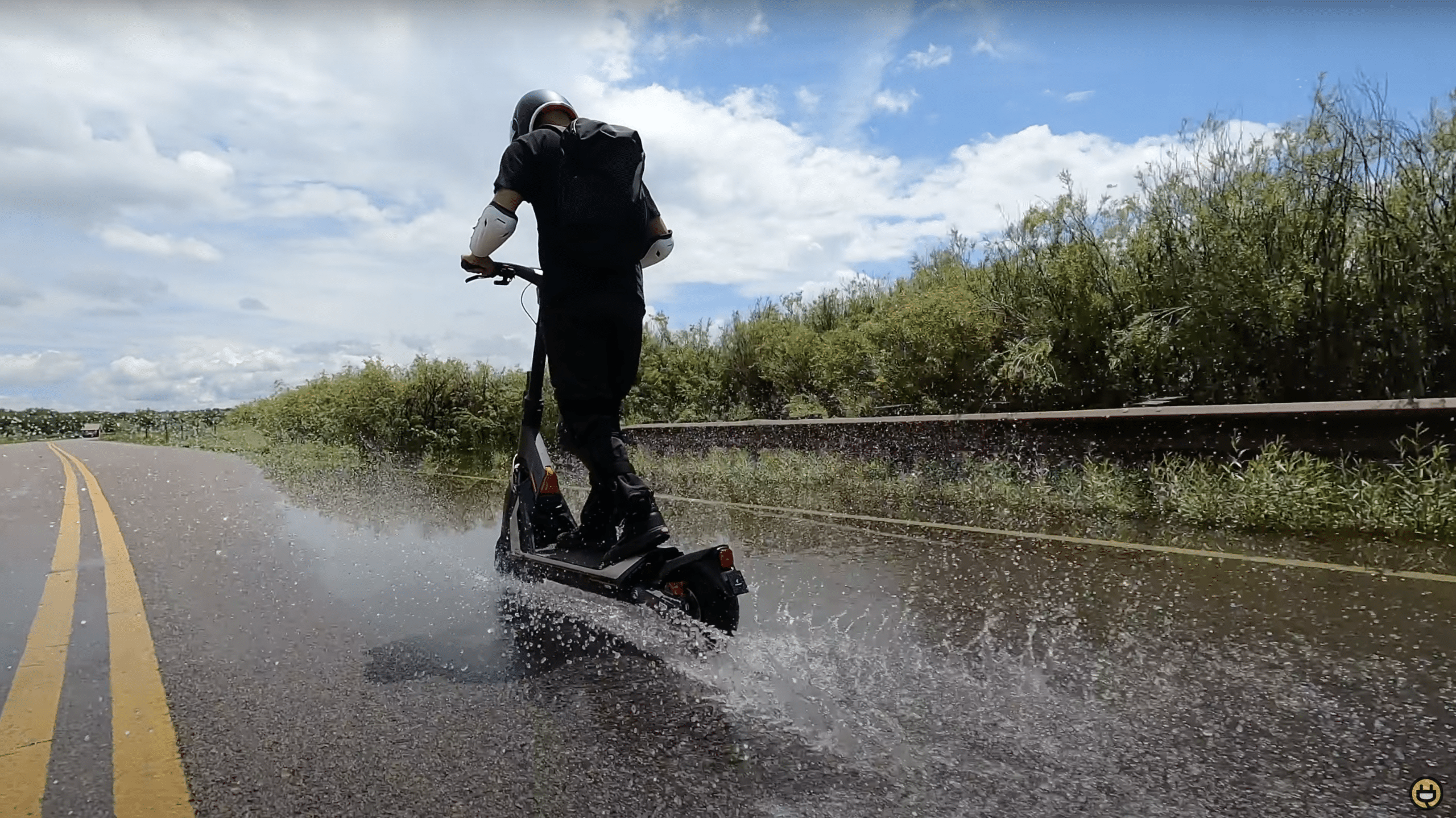 Segway-GT2-IPX4-water-resistance-rating
