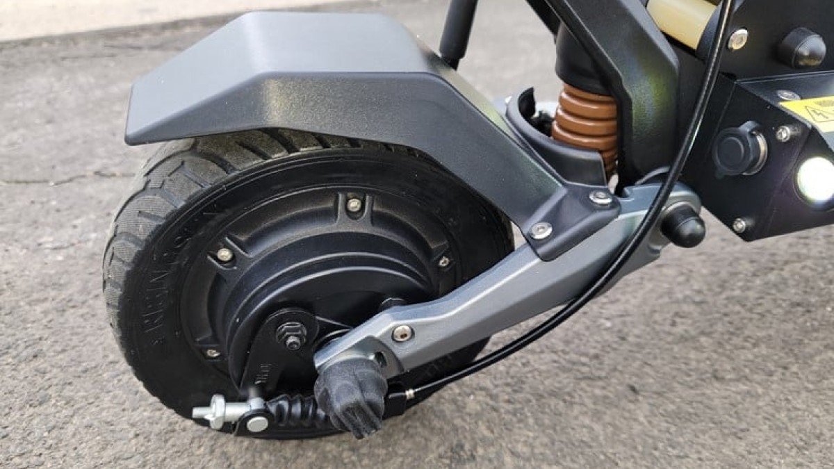 2022 EVOLV Terra Evolv-Terra-Solid-front-tire-suspension-front-charging-port-and-light