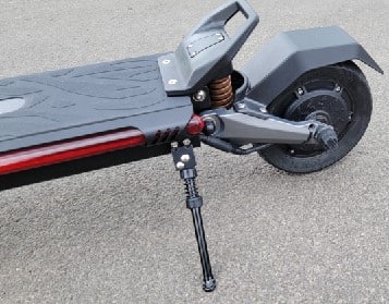 Evolv-Terra-silicone-deck-and-kick-plate-and-kickstand