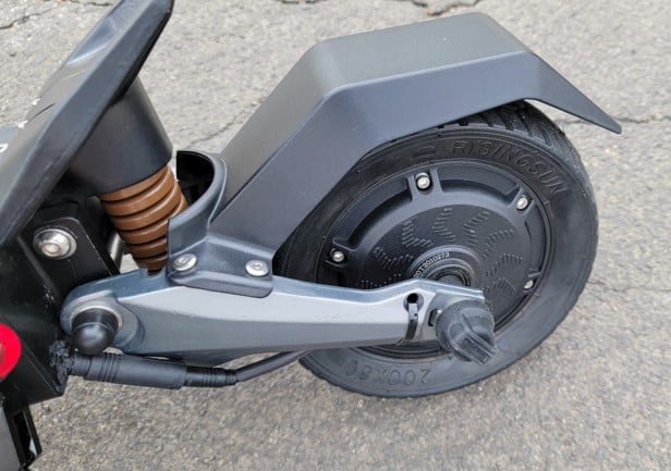 Evolv-Terra-Solid-rear-tire-suspension-quick-disconnect-and-metal-fender-1