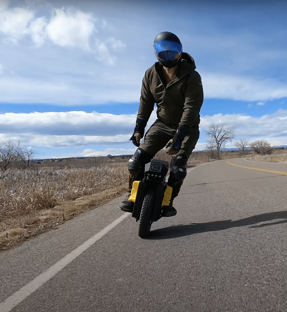 Begode-EX30-carve-942x1024