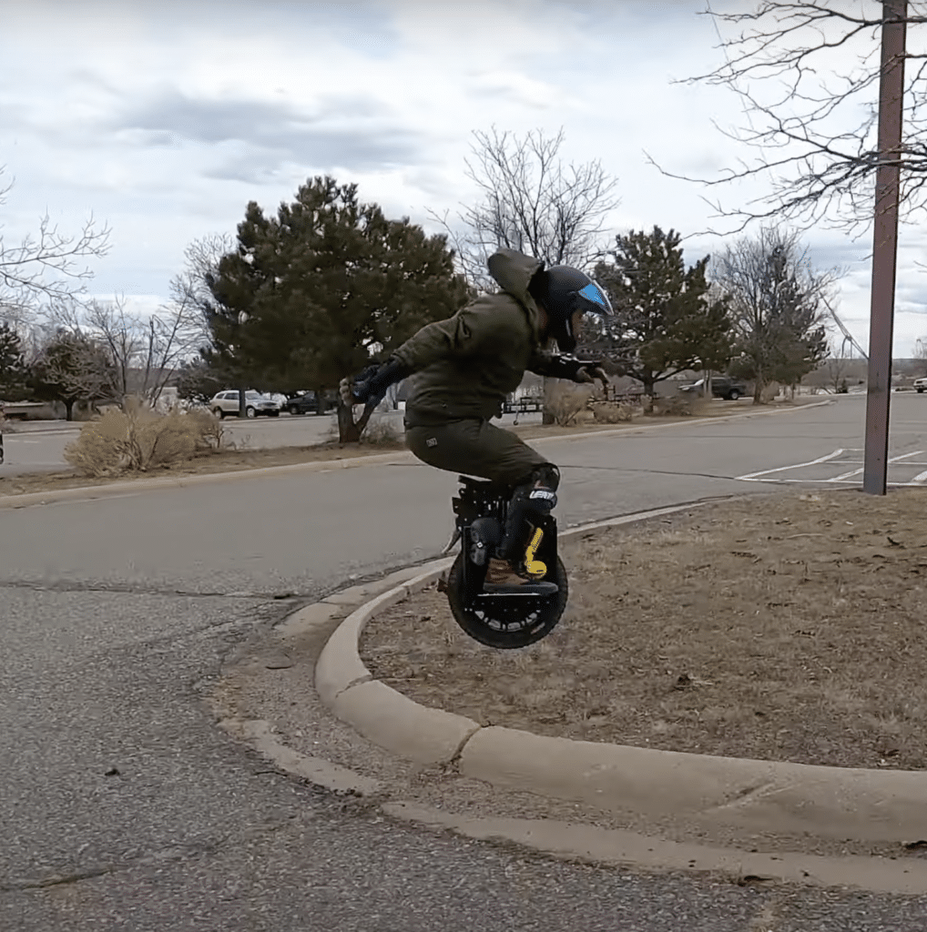 Begode-EX30-bonking-1018x1024