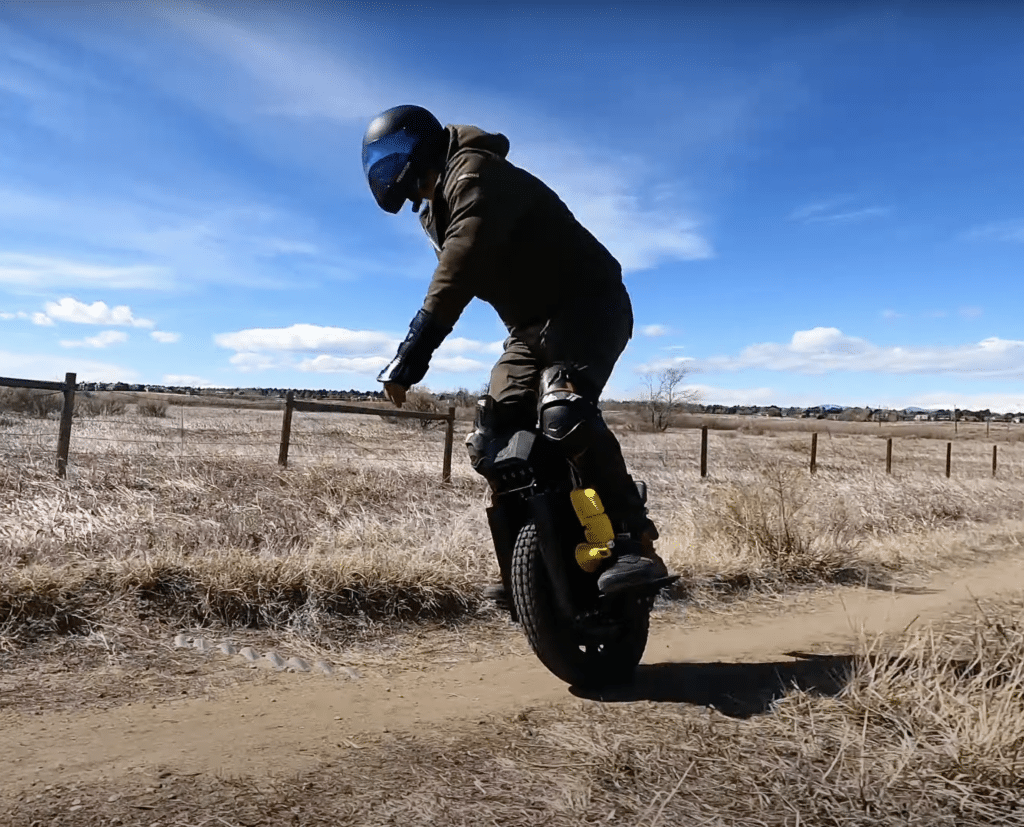 Begode-EX30-single-track-1024x827