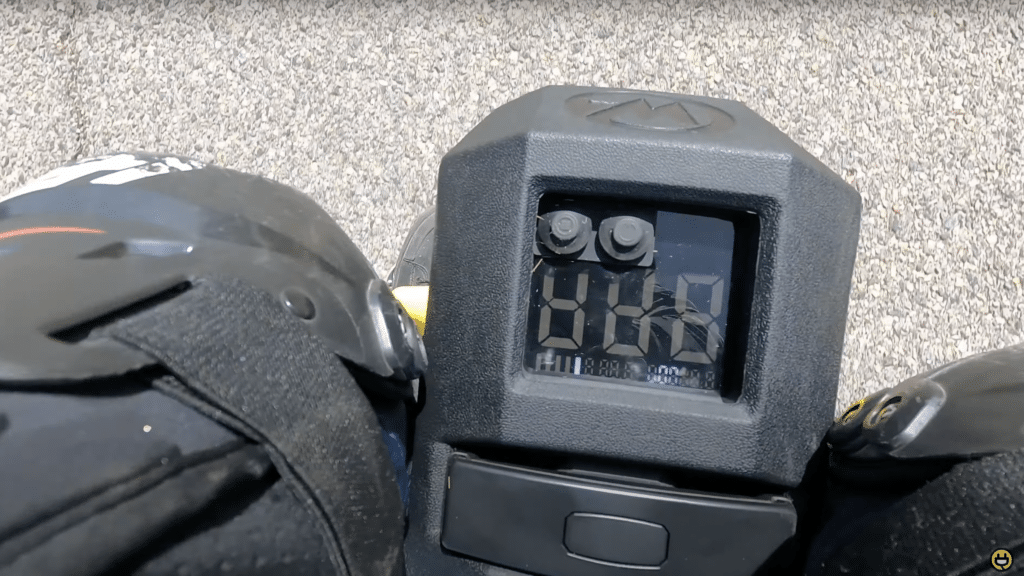 Begode-EX30-terrible-display-1024x576