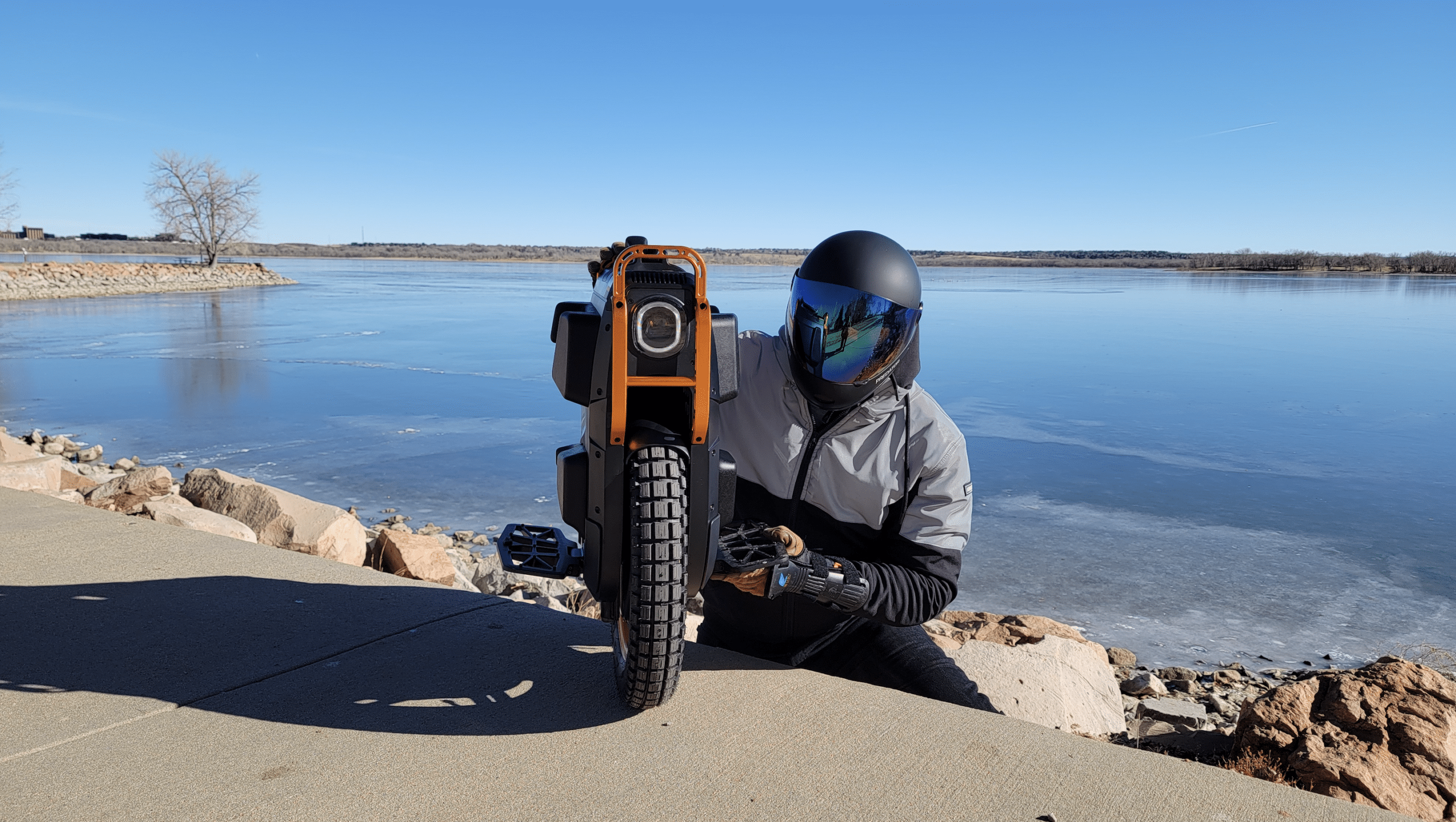 Inmotion-V13-EUC-electric-unicycle-featured-pic