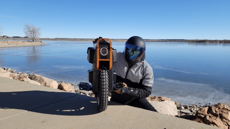 Inmotion-V13-EUC-electric-unicycle-featured-pic