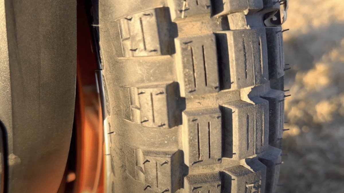 2023 InMotion V13 Challenger V13-tire-1-1024x604