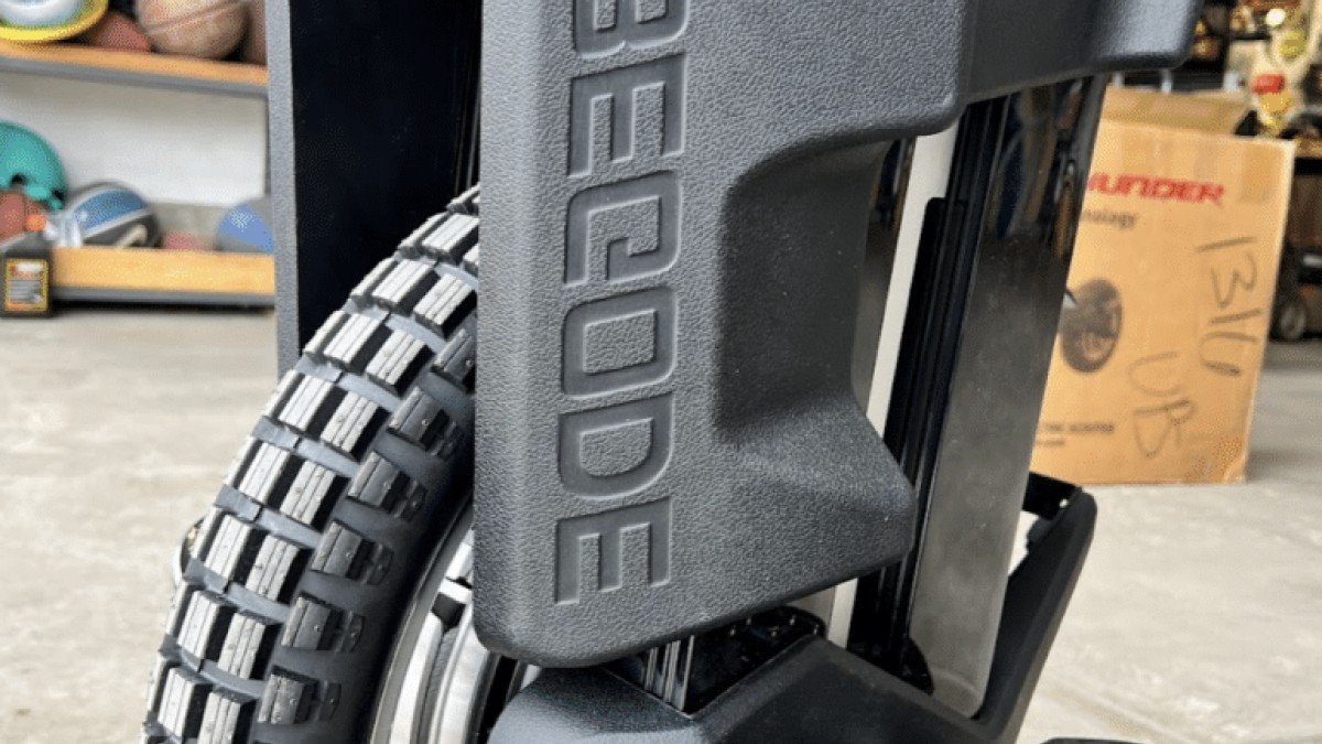 2022 Begode Master Begode-Master-review-11-771x1024