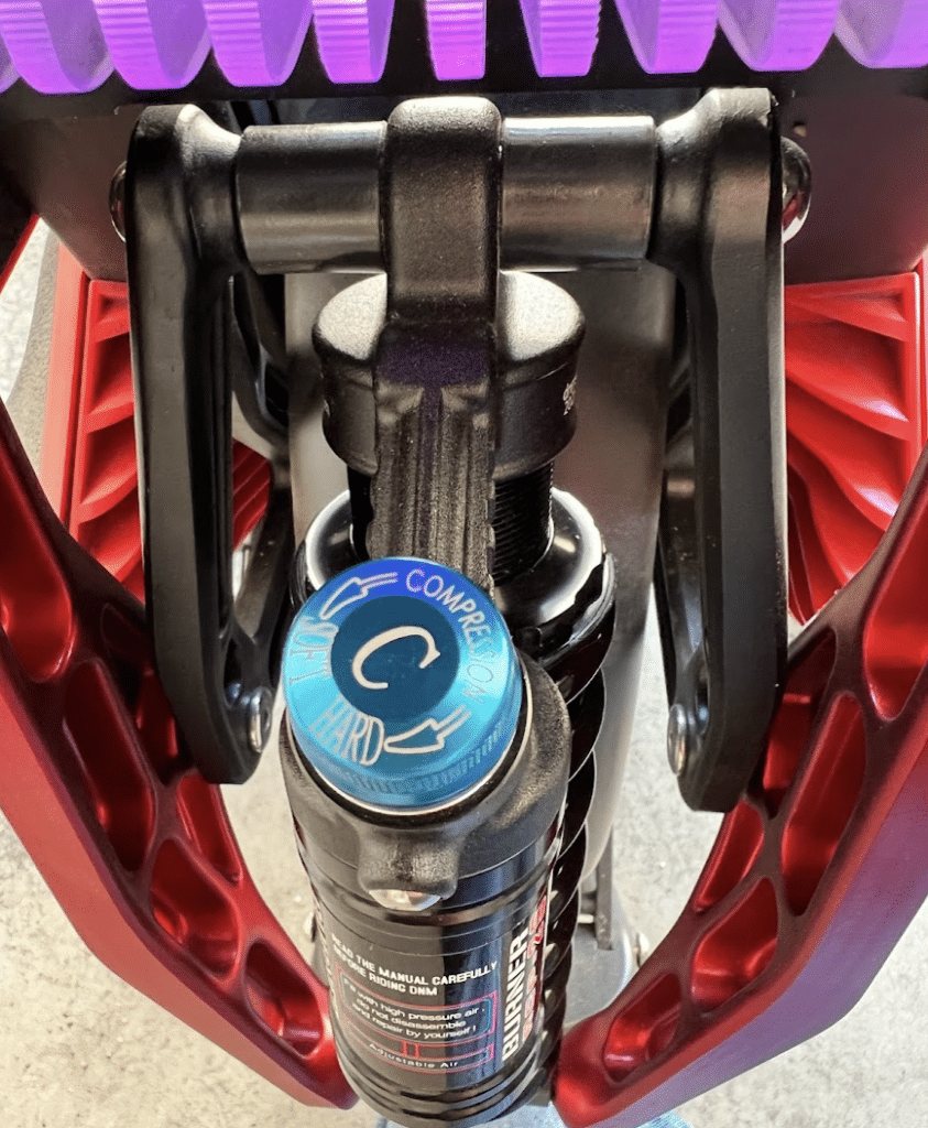 King-Song-S20-eagle-suspension-843x1024