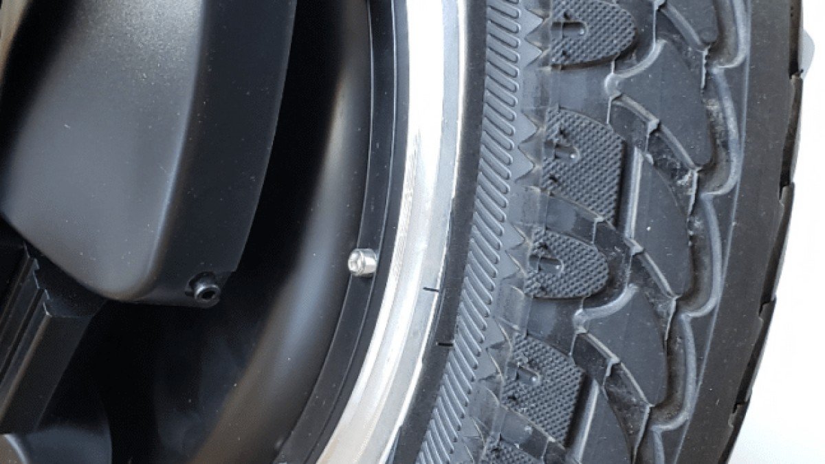 2021 InMotion V12 Inmotion-v12-tire-647x1024