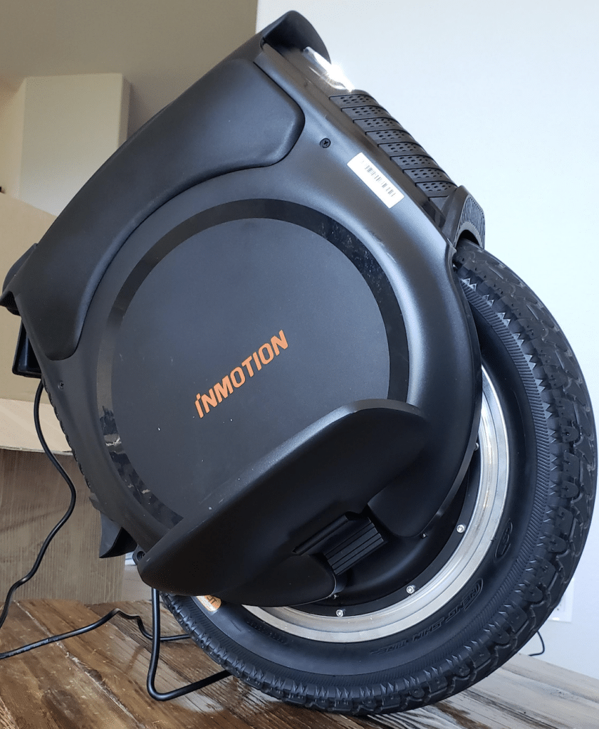 Inmotion-v12-unbox-841x1024