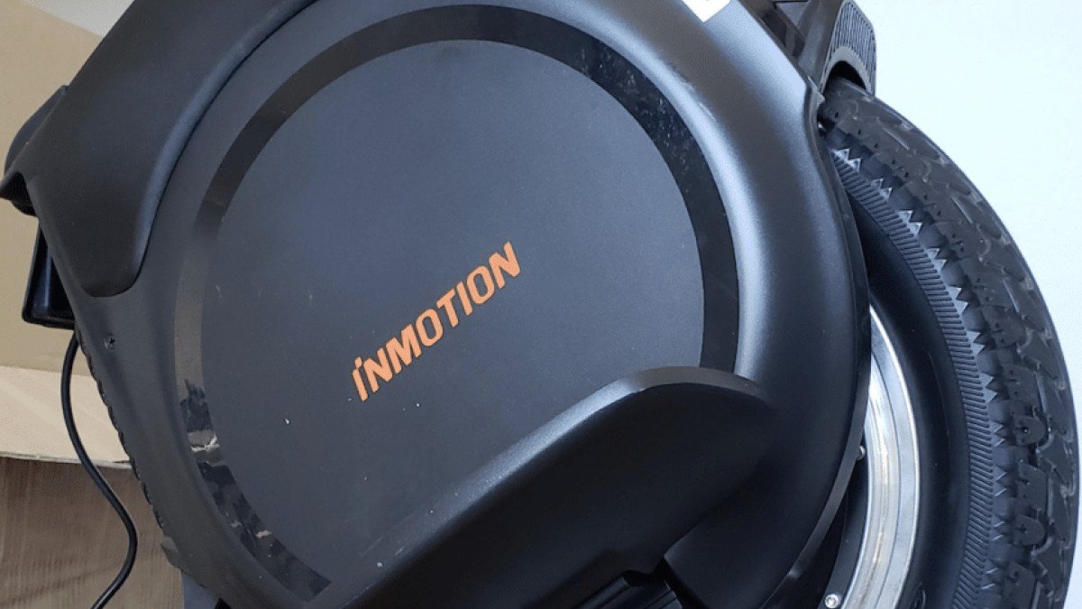 2021 InMotion V12 Inmotion-v12-unbox-841x1024