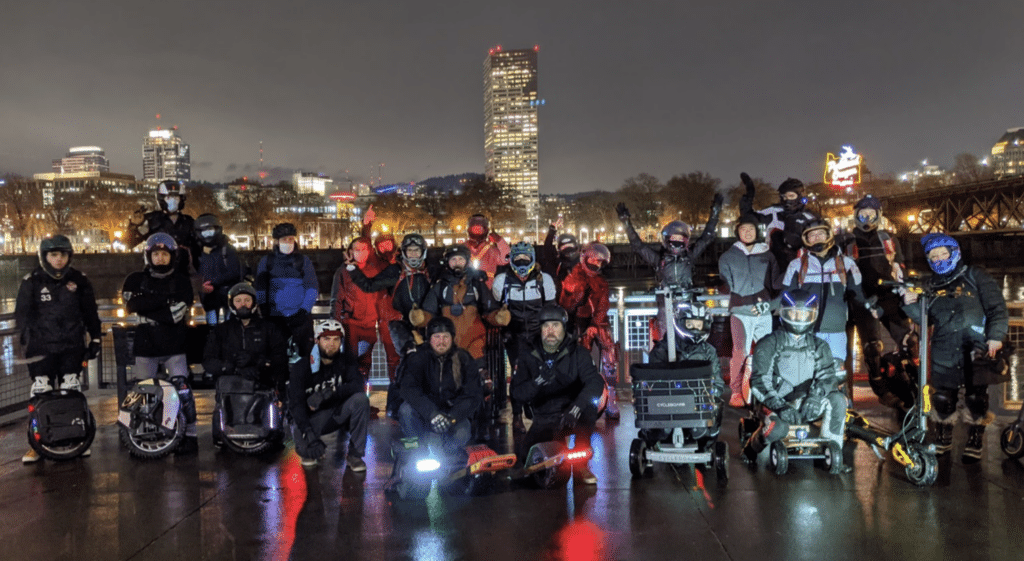 Portland-Eride-night-group-ride-1024x561