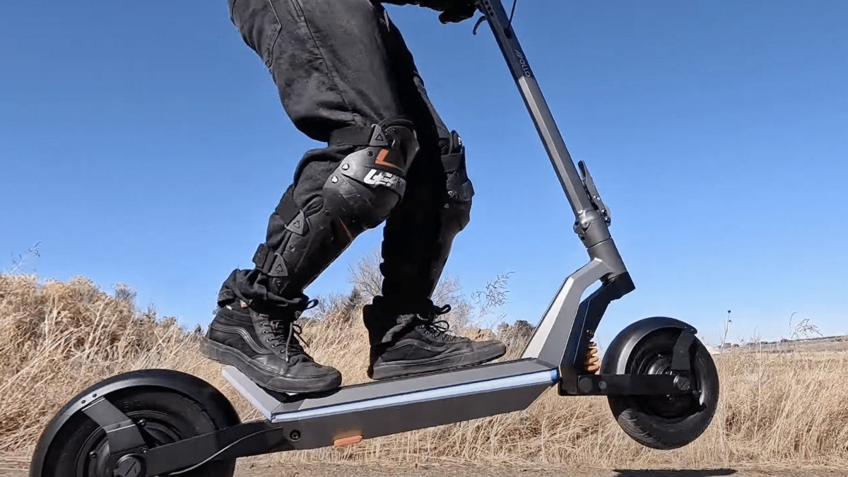 2023 Apollo Pro V7 Electric Scooter