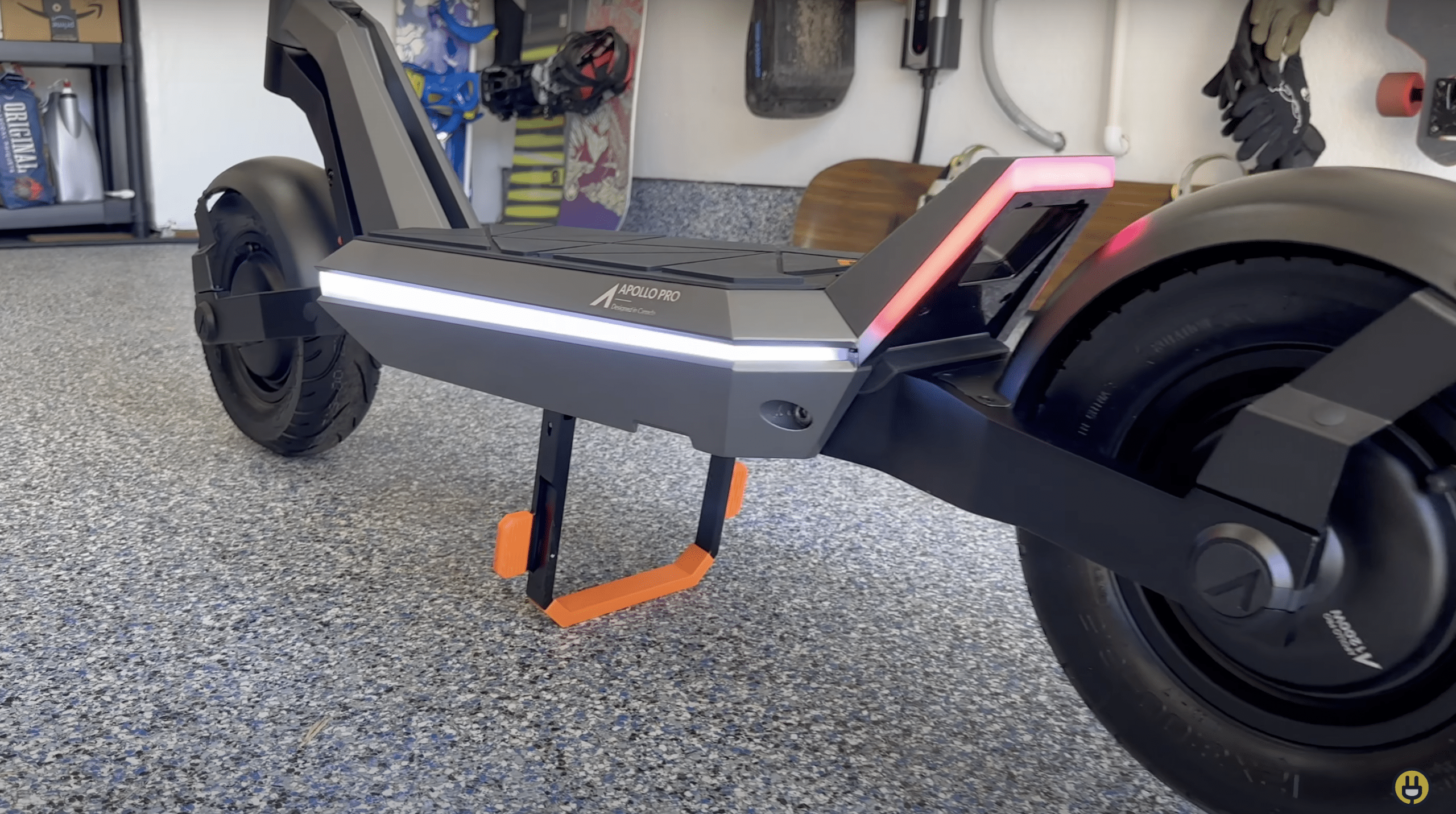 the-new-apollo-pro-if-tesla-made-an-e-scooter-6