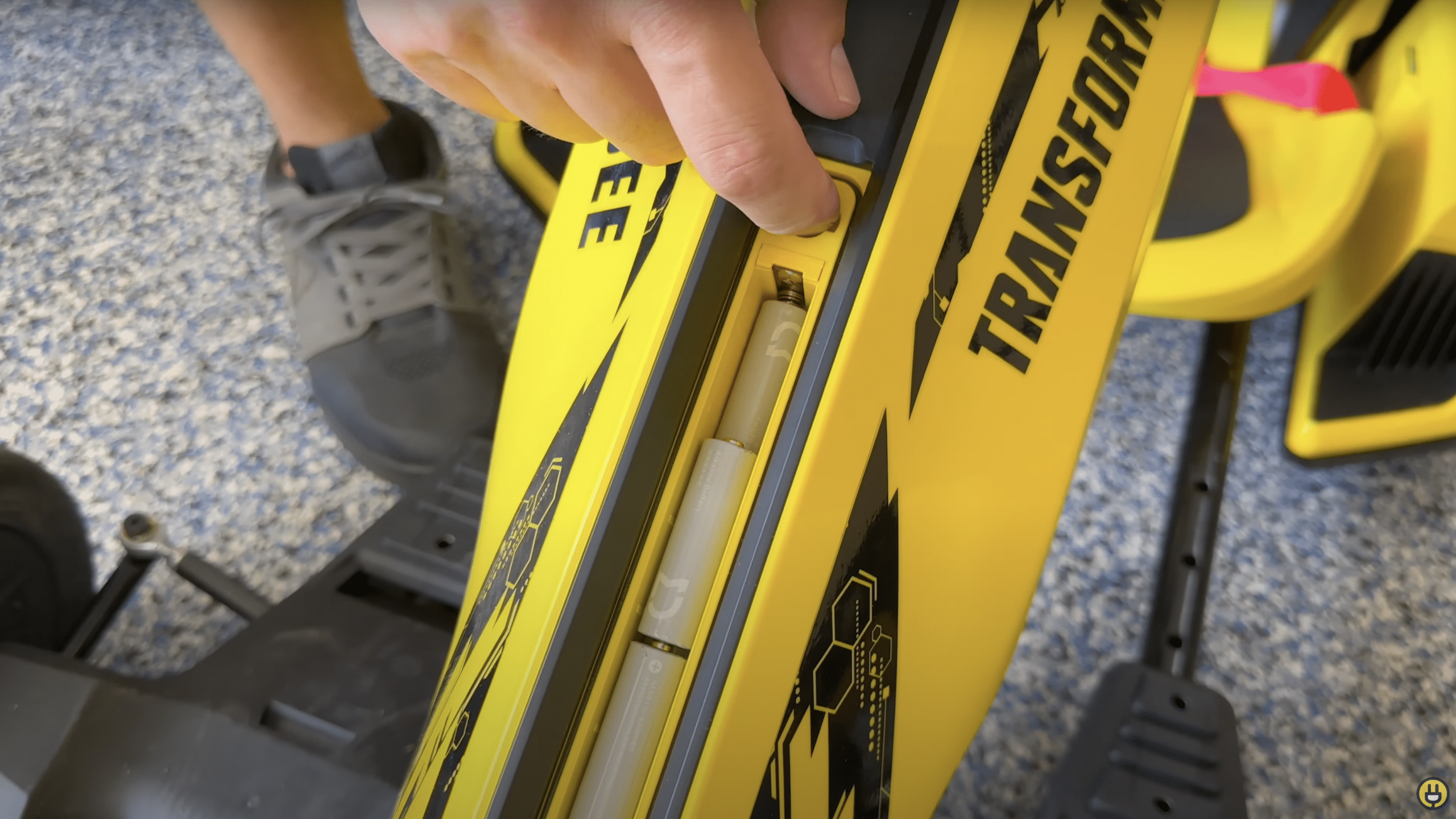 best-kids-toy-that-is-actually-a-present-for-dad-segway-gokart-pro-review-7