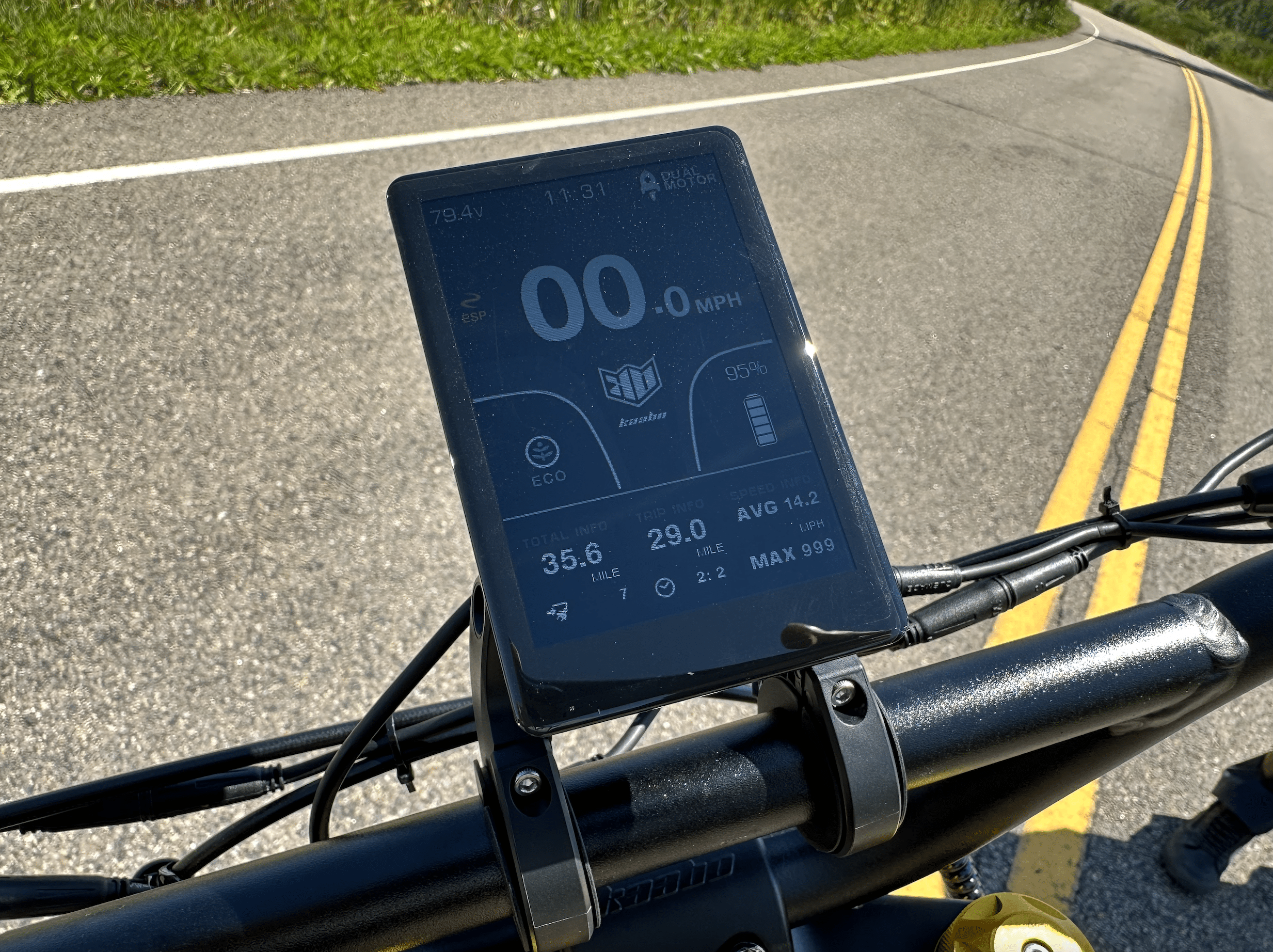 new-kaabo-wolf-king-gtr-review-the-best-electric-scooter-got-even-better-9