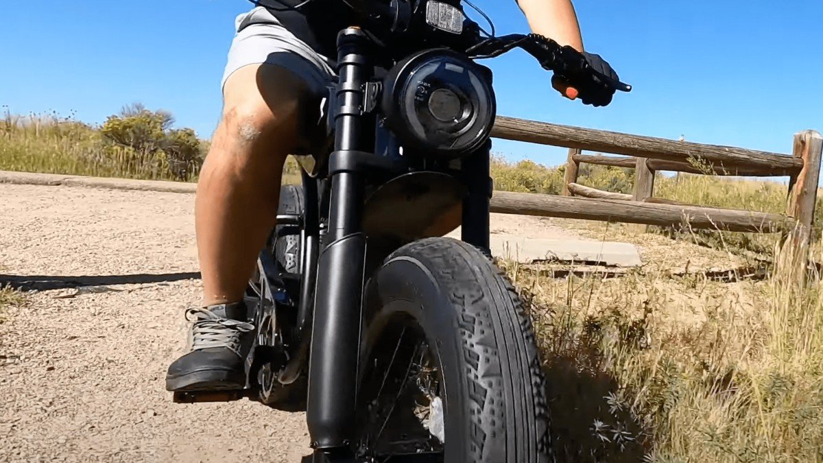 2023 Volcon Brat if-an-ebike-and-motorcycle-had-a-baby-volcon-brat-review-13