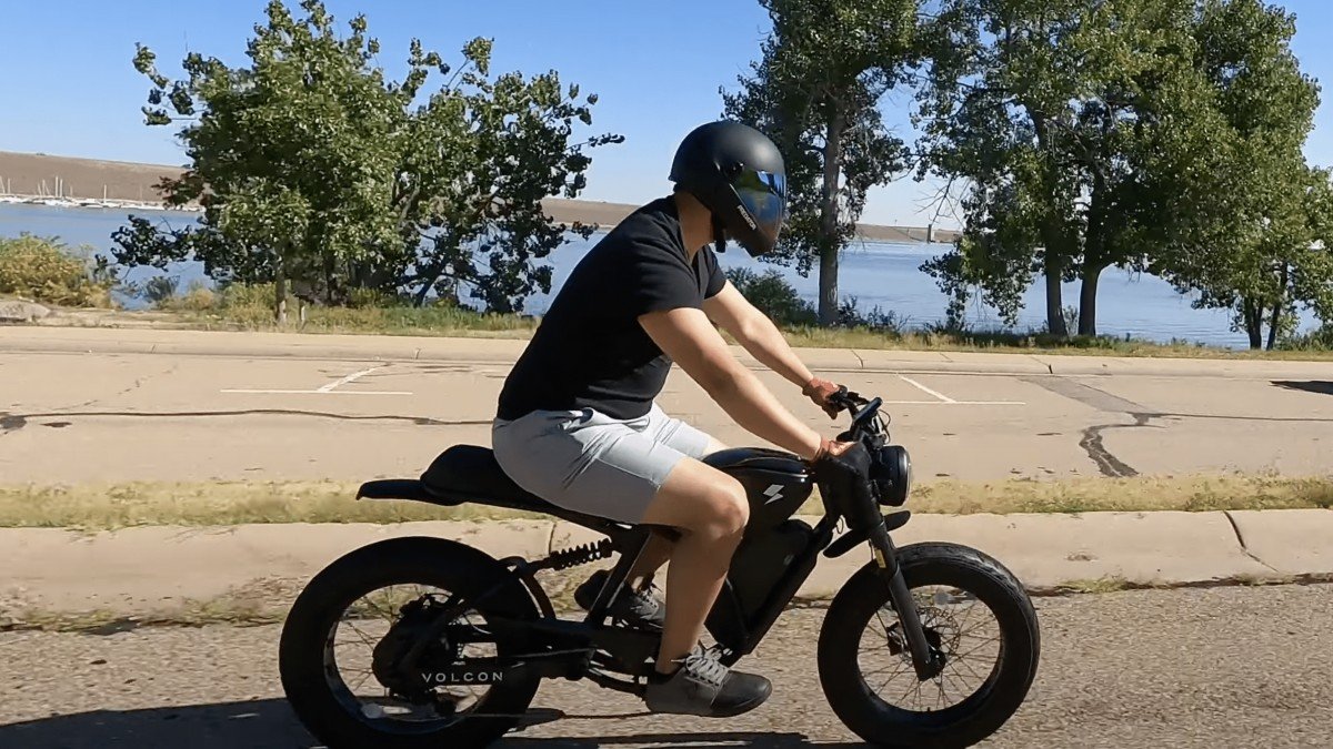 2023 Volcon Brat if-an-ebike-and-motorcycle-had-a-baby-volcon-brat-review-25