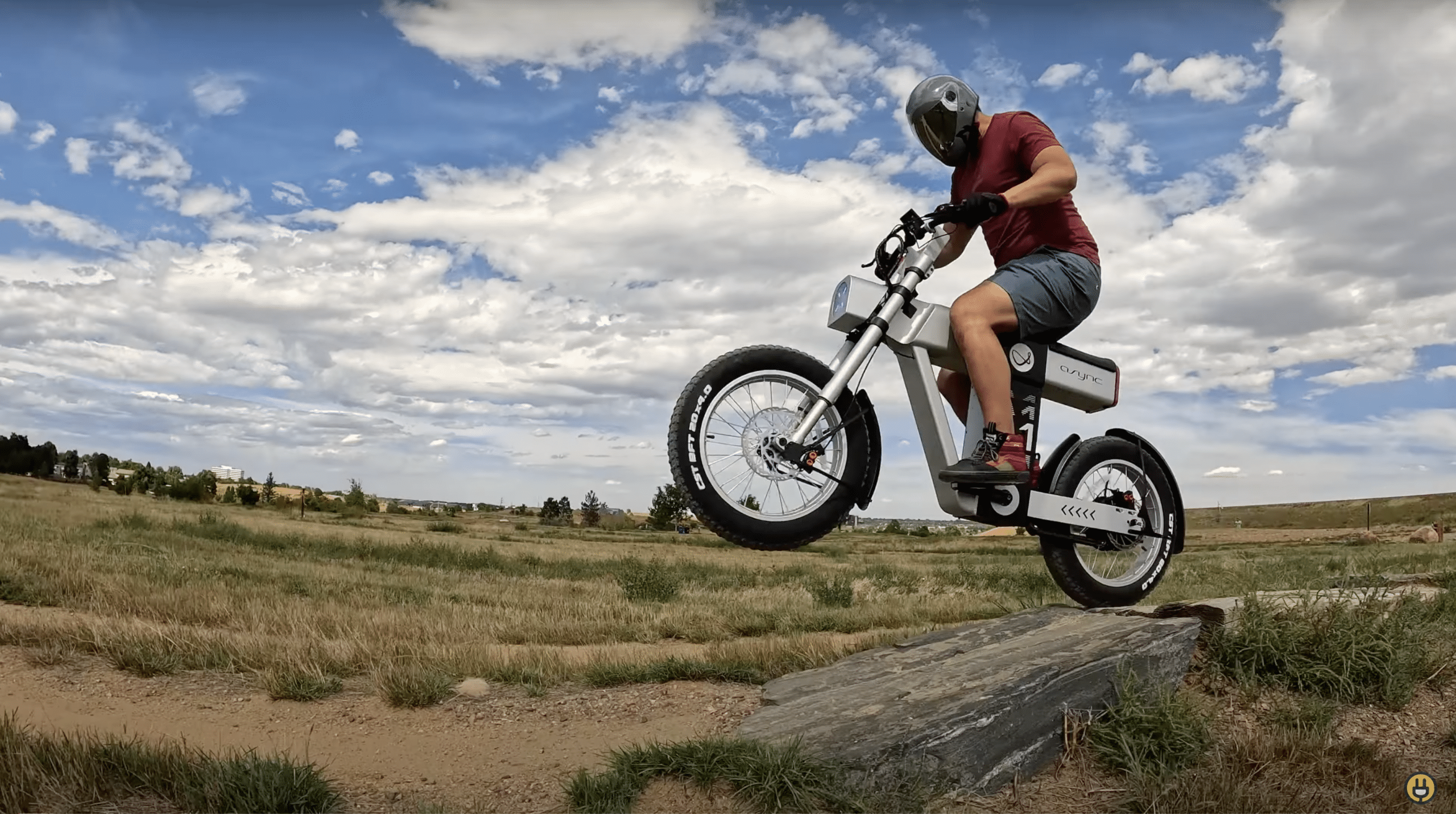 async-a1-e-bike-the-futuristic-ride-that-echoes-teslas-cybertruck-0