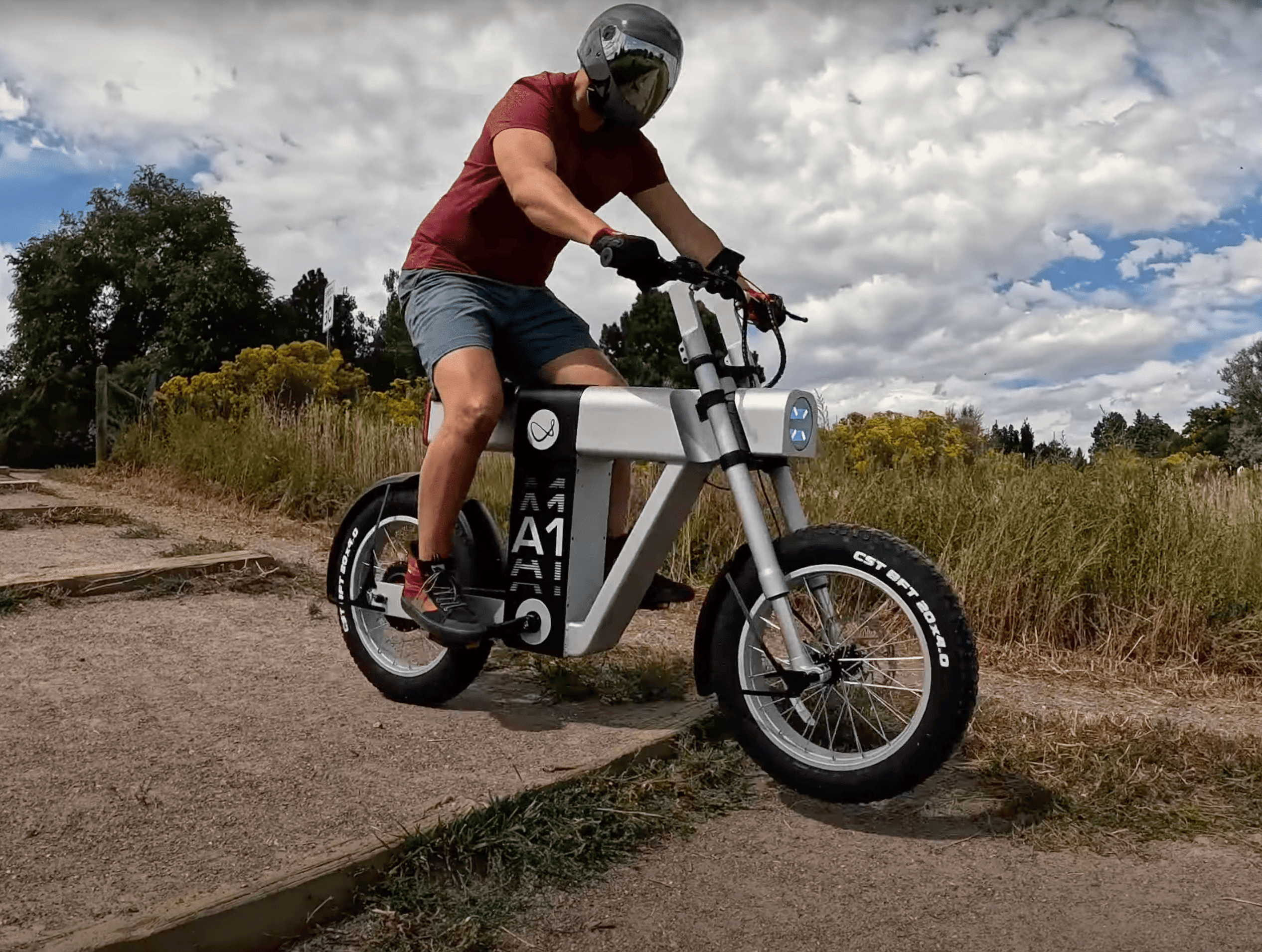 async-a1-e-bike-the-futuristic-ride-that-echoes-teslas-cybertruck-4