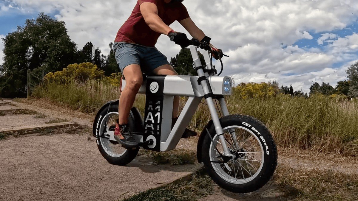 2023 ASYNC A1 async-a1-e-bike-the-futuristic-ride-that-echoes-teslas-cybertruck-4