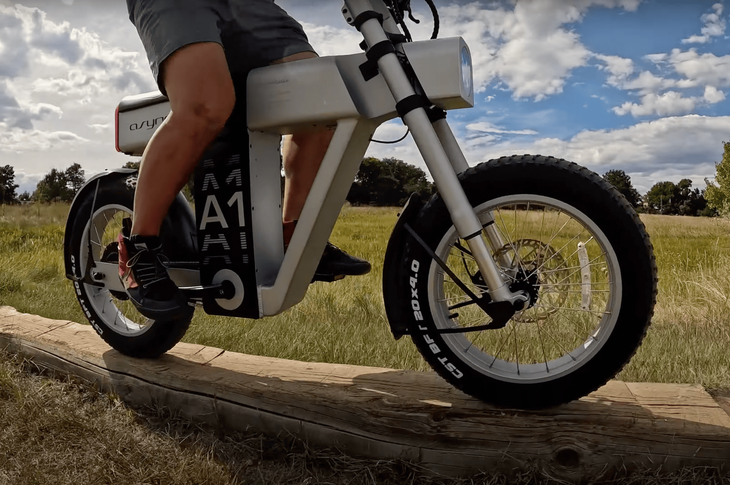 async-a1-e-bike-the-futuristic-ride-that-echoes-teslas-cybertruck-9