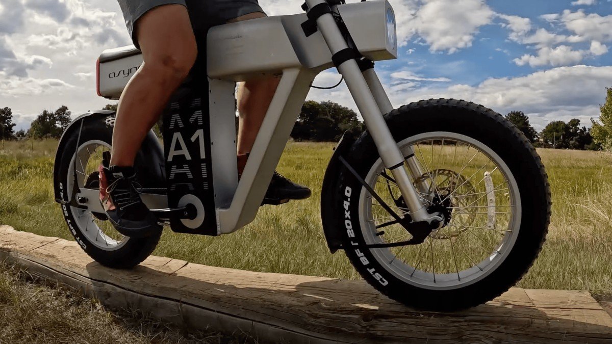 2023 ASYNC A1 async-a1-e-bike-the-futuristic-ride-that-echoes-teslas-cybertruck-9