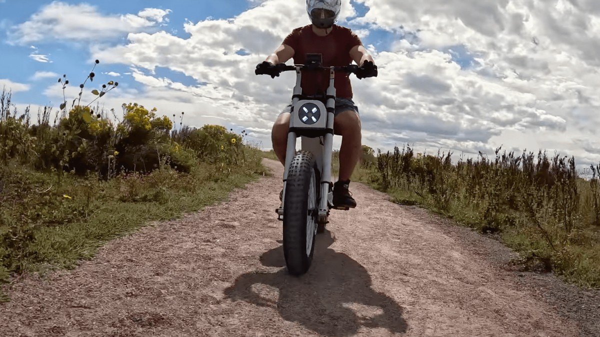 2023 ASYNC A1 async-a1-e-bike-the-futuristic-ride-that-echoes-teslas-cybertruck-11